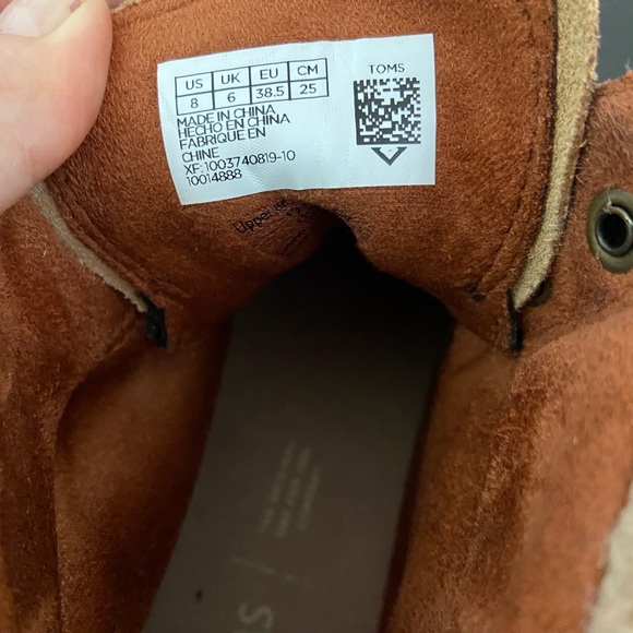NWOT waterproof Toms snow boots 🥾 - Picture 5 of 6